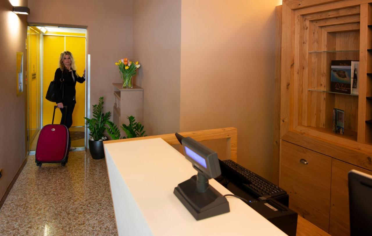 Hotel Corte Regina Sirmione Exterior photo